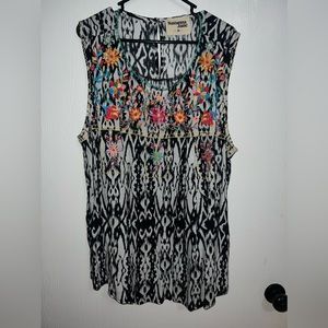 Savanna Jane top, size 3X. True to size.